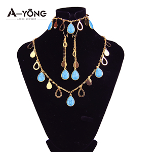 Parure de bijoux pour femme plaqué or 21 carats avec pendentif goutte d'eau et pompon, idéale pour mariage et soirée – Nouveauté tendance - Product Image 6