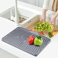 Tapis de séchage de vaisselle en silicone pour comptoir de cuisine, résistant à la chaleur, sans BPA, avec drain intégré