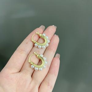 Earings Vintage <b>French</b> U-Shaped Alloy Pearl Hoop Earrings for Women 18K Gold Plated Retro Fashion Jewelry - Product Image 2