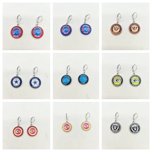 Tùy Chỉnh Màu Xanh Lá Cây <span class=keywords><strong>Bay</strong></span> Đóng Gói Mỹ Đội Bóng Đá Logo Dangle Bông Tai Kim Loại Đồ Trang Sức Thể Thao Fan Ý Tưởng Quà Tặng Cho Trò Chơi Ngày Phụ Kiện - Product Image 6