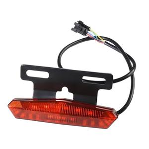 Luz Trasera para <span class=keywords><strong>Bicicleta</strong></span> Eléctrica con Energía Solar, con Intermitentes y Soporte para Placa de Matrícula (Material ABS+Metal), 1 Pieza - Product Image 3