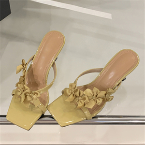 Sandales à talons hauts pour femmes 2025, à bout carré et ouvert, en soie florale, pour les vacances à la plage, semelle extérieure en TPU - Product Image 1