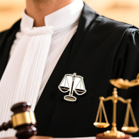 Épingles de Revers Personnalisées Symbole de la Loi, Balance, Marteau, Portrait d'Avocat – Broches Rétro en Métal pour la Justice, Idéales pour Tribunal, Remise de Diplôme, Cadeau Souvenir