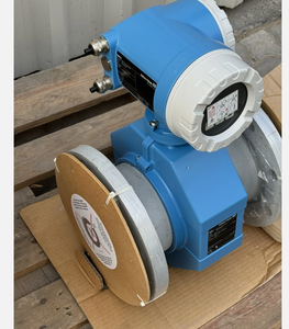 Débitmètre industriel intégré avec revêtement en caoutchouc PTFE, HART 4-20mA, débit conducteur - Product Image 1