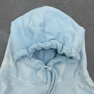 Sweat à capuche pull-over bleu clair premium pour homme, coupe oversize, en molleton bleu délavé, épais, style streetwear, vierge pour logo personnalisé - Product Image 3