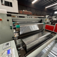 Machine à embosser le papier aluminium industriel avec rouleau à motifs personnalisés pour les rouleaux de papier aluminium d'emballage