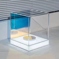 Présentoir rotatif carré en acrylique pour bijoux et chaussures, boîte transparente sur mesure, éclairée, de luxe léger, pour magasin spécialisé