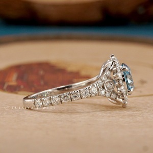 แหวนเพชรเครื่องประดับชั้นสูง ออกแบบมาเพื่อสะท้อนความหรูหรา สง่างาม และมีความงามเหนือกาลเวลา ด้วยเพชรคุณภาพพรีเมียม - Product Image 5