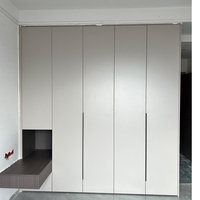 Armoire de chambre en bois avec penderie intérieure en aluminium à 4 portes coulissantes, design coiffeuse, rangement intégré