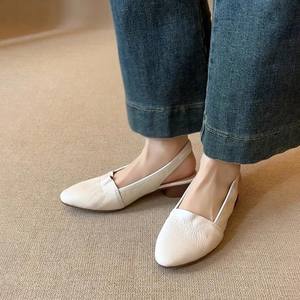 Sandalias de tacón bajo con punta abierta y cierre trasero de piel de oveja para mujer, estilo francés, de cuero suave, cómodas y minimalistas - Product Image 4