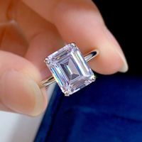 925 Sterling Silver Rectangle Brillant 8x10mm Emerald Cut Cubic Zirconia CZ Ring Rhodium Classic pour la fête de mariage des femmes