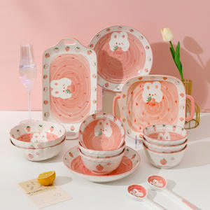Ensemble de vaisselle en porcelaine écologique, lavable au lave-vaisselle, design mignon et créatif, motif lapin fraise rose - Product Image 1