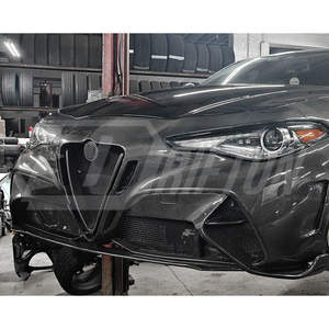 Parachoques delantero y guardabarros de fibra de carbono versión ancha GTAM para Alfa Romeo Giulia 2016-2023 - Product Image 1