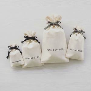 Sac d'emballage pour bonbons de Noël en coton mousseline recyclé naturel, personnalisé avec logo estampé à chaud, pochette cadeau à cordon pour les fêtes - Product Image 2