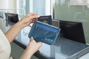 Juego de organizadores de viaje con protección RFID, 2 piezas, fundas para pasaportes, color negro con cremalleras azules y verde azulado - Product Image 4