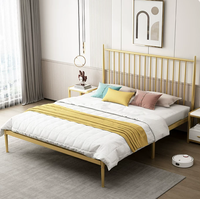 Cadre de lit en métal à lattes verticales avec tête de lit haute, lit plateforme double en fer robuste pour chambre moderne