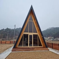 Villa préfabriquée haut de gamme, structure en bois écologique, maison triangulaire