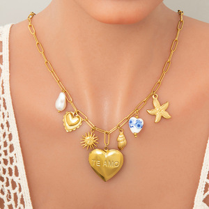 Collar con colgante de corazón de acero inoxidable con dijes de sol y estrella para mujer, joyería de regalo - Product Image 1