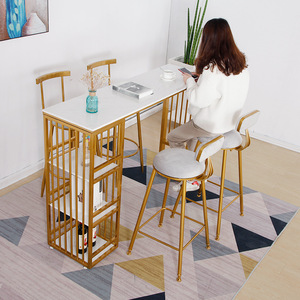 Pequeña <span class=keywords><strong>mesa</strong></span> de <span class=keywords><strong>bar</strong></span> de cocina para el hogar con pared artística de hierro Gabinete creativo de tres capas para apartamentos pequeños - Product Image 2