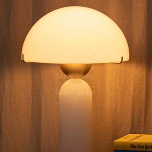 Lampe de table avec base en marbre et accents dorés, ampoule LED E27 220V, commande par interrupteur, design minimaliste nordique, décoration pour salon et chambre à coucher - Product Image 2