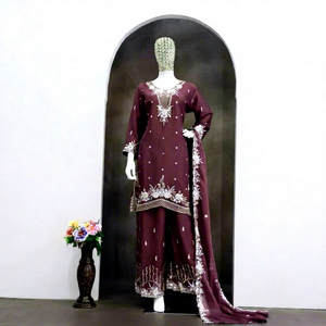 Conjunto Tradicional de Salwar Kameez de Rayón para Mujer, Color Granate, Bordado, Largo hasta el Tobillo, Corte Holgado, Estilo Indio-Pakistaní para Bodas - Product Image 1