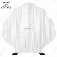 Stand backdrop berbentuk kerang ANNIELU, rangka lengkung logam aluminium untuk dekorasi panggung acara pernikahan, pesta, dan upacara.