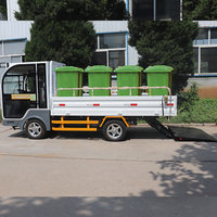 Camion de transport à plateau plat entièrement électrique capable de transporter 8 poubelles de 240 L