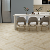 Planche de vinyle antidérapante Couleur gris clair Plancher de chêne à chevrons Plancher de bois Chevron Plancher de SPC à chevrons