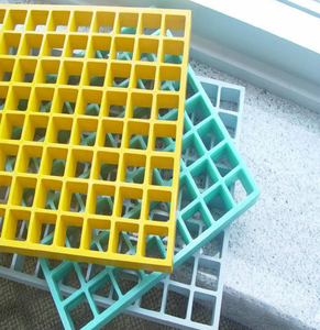 Plaque <span class=keywords><strong>de</strong></span> <span class=keywords><strong>grille</strong></span> en acier perforée à trous carrés revêtue <span class=keywords><strong>de</strong></span> PVC - <span class=keywords><strong>Grille</strong></span> anti-corrosion <span class=keywords><strong>pour</strong></span> allées et jardins - Product Image 6