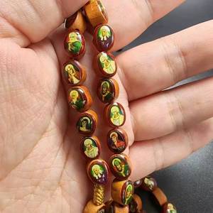 Venta al por mayor <span class=keywords><strong>de</strong></span> cuentas <span class=keywords><strong>de</strong></span> madera ovaladas collar <span class=keywords><strong>de</strong></span> Rosario religioso con epoxi santo, Rosario Católico con corazón <span class=keywords><strong>Virgen</strong></span> María centro <span class=keywords><strong>de</strong></span> mesa y Cruz - Product Image 3
