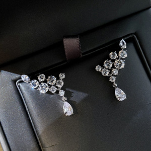 Orecchini Pendenti a Goccia a Forma di Ala per Donne, Eleganti e Scintillanti, Gioielli alla Moda - Product Image 3
