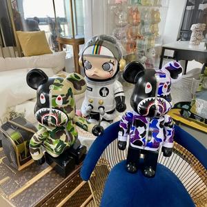 Bearbrick 1000% Action Figure Artigianale in Plastica Orso Squalo Mimetico Ornamenti Bambola a Blocchi - Product Image 1