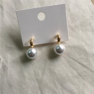 Orecchini Pendenti Effetto Perla per Donne, Accessori Moda Minimalisti per Uso Quotidiano - Product Image 3