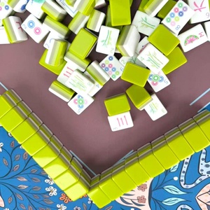 Juego de Fichas de Mahjong Americano de Alto Rendimiento, Diseño Verde Vitalidad, Acabado Glaseado Antirrayas, Patrones de Cuatro Capas, Juego de Mahjong Artístico - Product Image 5