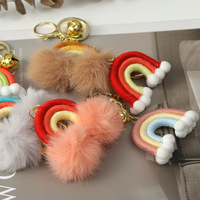 Porte-clés en coton tressé à la main en forme d'arc-en-ciel avec pompon en peluche, idéal pour les enfants de 5 à 7 ans, fabriqué en Chine - Vente en gros
