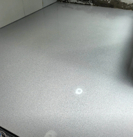 Peinture de sol autolissante époxy UV imperméable avec sable coloré et granulés anti-vieillissement, revêtement de sol en résine époxy résistant à la décoloration