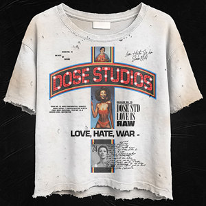 T-Shirt da <span class=keywords><strong>Uomo</strong></span> Personalizzata OEM, Bianca, Stampa DTG, Cotone Lavato Vintage 220 Grammi, Manica Corta, Effetto Strappato e Invecchiato - Product Image 3