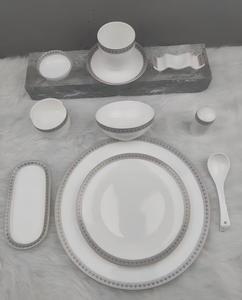 Service de table en porcelaine fine 45% multi-séries, motifs décoratifs variés, bordure dorée, vaisselle en céramique pour hôtels, mariages et banquets (lot de deux) - Product Image 2
