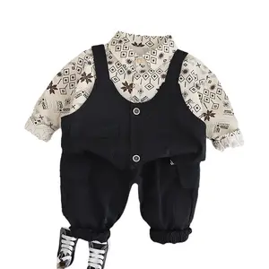 2024 neuer stil kinderkleidung lässig koreanischer jungenbekleidungsset bluse weste und hose 3-teiliges babybekleidungs-set großhandel