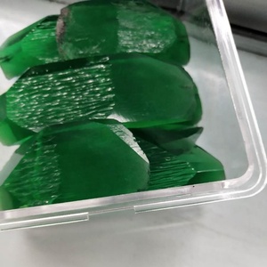 Prix au gramme de l'émeraude verte colombienne cultivée en laboratoire, émeraude hydrothermale brute - Product Image 2