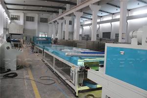 Feuille de marbre PVC à grande vitesse de 1300mm trois rouleaux machine de revêtement UV d'impression d'huile à haute brillance - Product Image 2