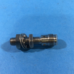 Sensore Standard Duttivo 00CE Nuovo di Zecca, Originale, con Tipi Preferiti per Automazione Industriale PAC e PLC - Product Image 1