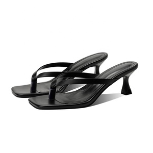 <span class=keywords><strong>Sandali</strong></span> Infradito da Donna con <span class=keywords><strong>Tacco</strong></span> <span class=keywords><strong>Basso</strong></span> e Punta Quadrata, Scarpe da Donna con <span class=keywords><strong>Tacco</strong></span> <span class=keywords><strong>Basso</strong></span> e Punta Aperta Quadrata, ODM OEM - Product Image 1