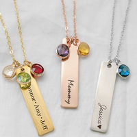 Bonne Vente En Acier Inoxydable Fleur Lettre Pendentif Avec Zircon Collier Logo Personnalisé Barre Verticale Pendentif Collier