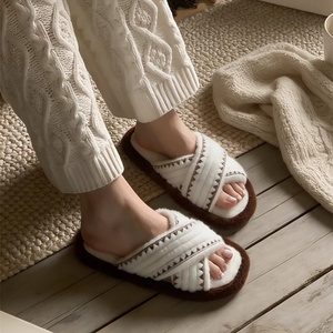 XIXITIAO Pantuflas Retro de Bloques de Color <span class=keywords><strong>para</strong></span> Mujer, con Tira Cruzada, Antideslizantes de TPR, Forro Cálido de Felpa, Zapatos de <span class=keywords><strong>Casa</strong></span> <span class=keywords><strong>para</strong></span> Interiores, Venta al <span class=keywords><strong>por</strong></span> Mayor - Product Image 5