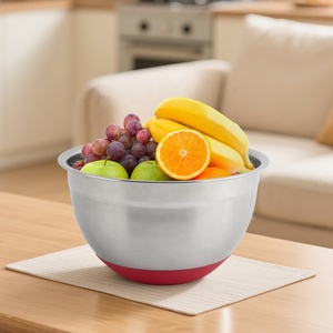 Tazón de mezcla de acero inoxidable con base roja y tapa hermética de diseño moderno para servir alimentos en el hogar. - Product Image 2