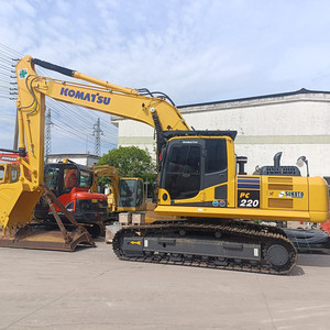 เครื่องยนต์รถขุดไฮดรอลิกแบบตีนตะขาบ Komatsu PC220-8 pc300 pc200 pc400 มือสอง น้ำหนักใช้งาน 22000 กก. พร้อมเกียร์และปั๊ม มีสินค้าในสต็อก - Product Image 4