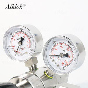 Régulateur de pression à deux étages avec entrée 4000, <span class=keywords><strong>sortie</strong></span> 250 psi, avec connexion de cylindre CGA540 pour utilisation en laboratoire - Product Image 1