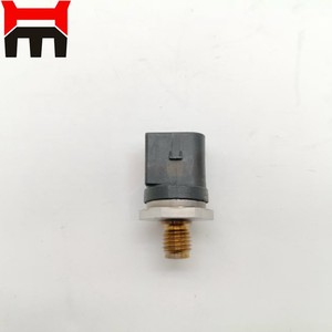 Capteur de pression de carburant Common Rail pour engins de construction 0281002498 A0041537528 Transducteur de pression moteur diesel CDI en métal - Product Image 4
