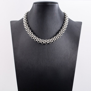 European American Hip Hop Motorcycle Minimalist <b>Titanium</b> Steel Chain Clavicle Necklace For Men Women Celebrity Style Trendy - Product Image 2